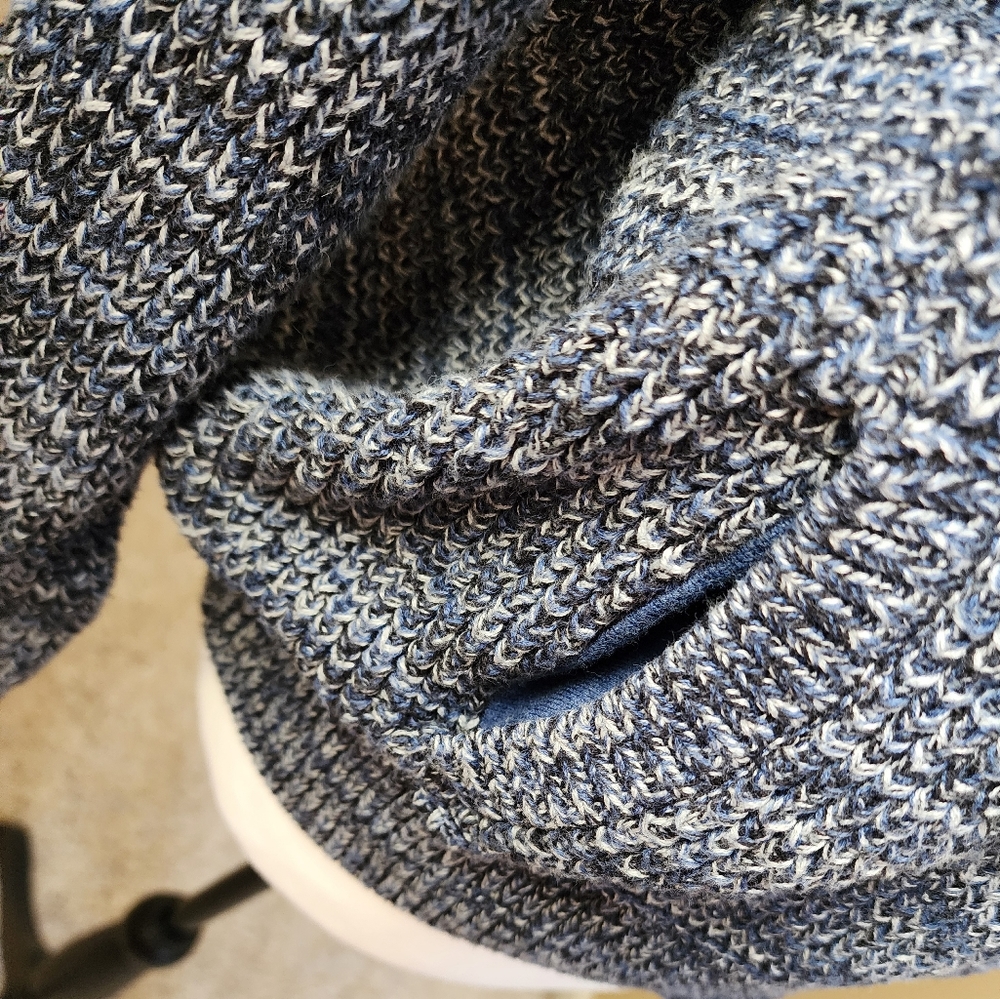 Sweater - Picture 6 of 11